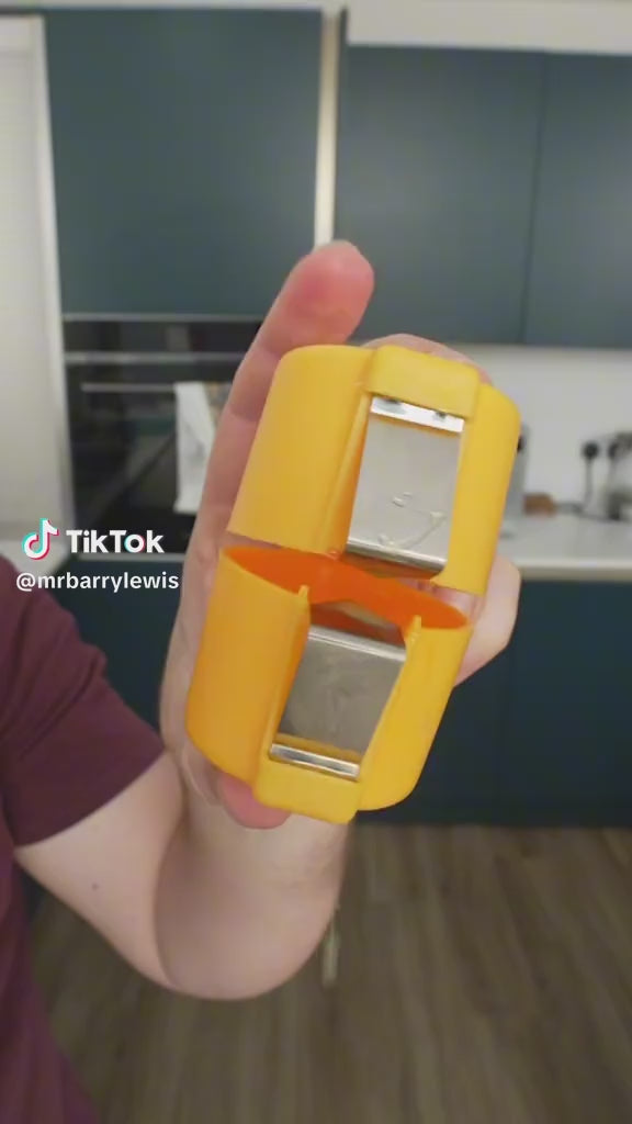 New Cute Egg Shell Opener Kitchen Baking Tool Stainless Steel Egg Opener Tool Household Eggshell Opening for Raw Eggs